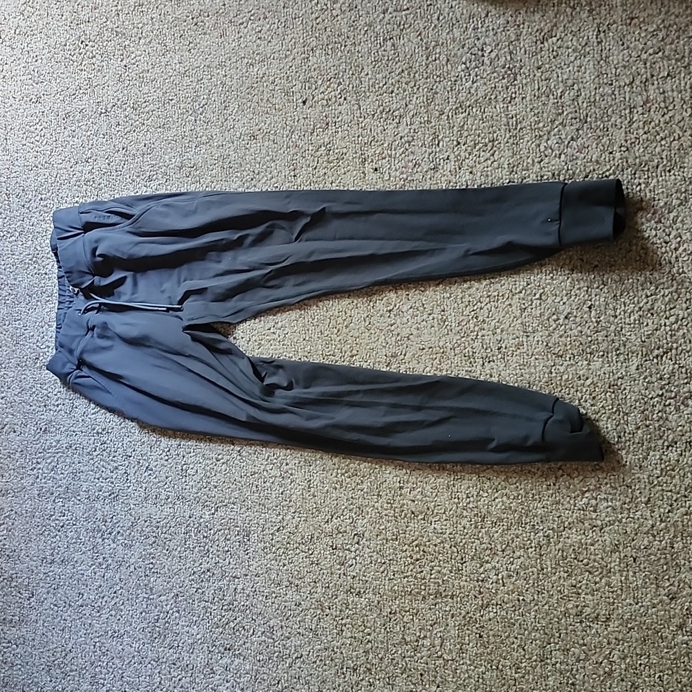 Alphalete joggers